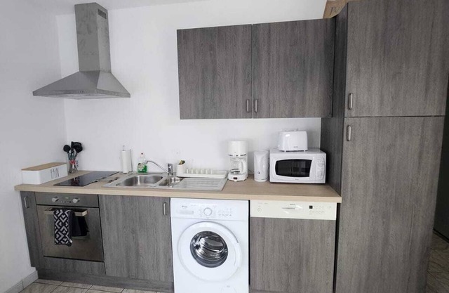 Appartement 3 à 5 min de la mer à Pied, Idéal Pour les Familles