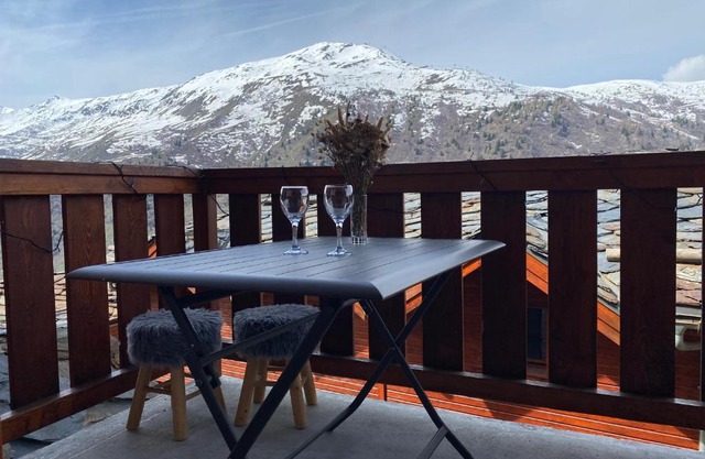Appartement 4-6 personnes à Valmeinier 1800 résa du samedi au samedi avec piscine intérieure chauffée