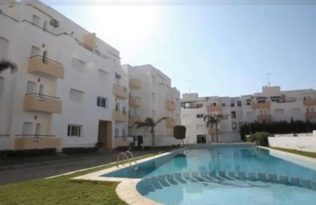 Appartement Avec Piscines, vue sur mer et Accès à la Plage