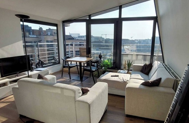 Appartement Centrum Gent, Terras met Zicht op Water en Torens