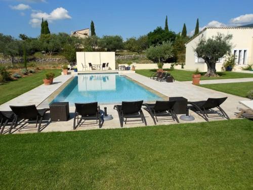 Appartement charmant à Seillans avec piscine