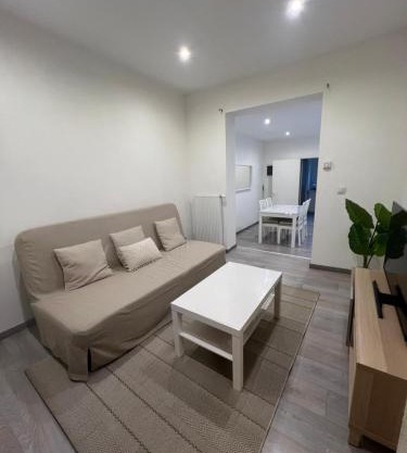 Appartement confortable avec garage premier étage sans terrasse
