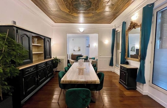Appartement de Luxe Avec Fresque