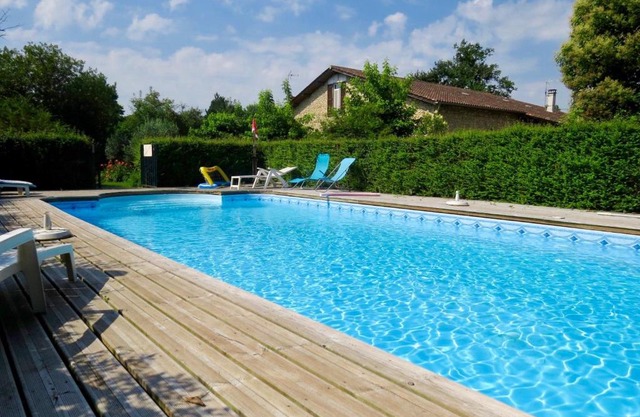 Appartement familial à Blaignac avec Piscine 100m² 8 personnes