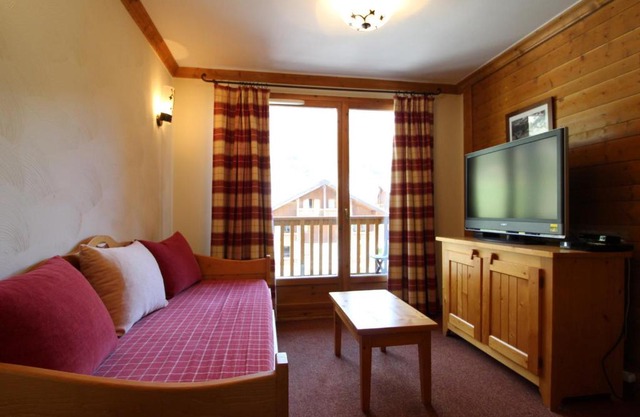 Appartement cosy 4 pers. pied des pistes avec parking et piscine - Lanslebourg - FR-1-508-181