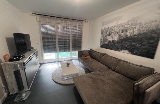 Appartement proche Paris, C DG, Disney, Parking.