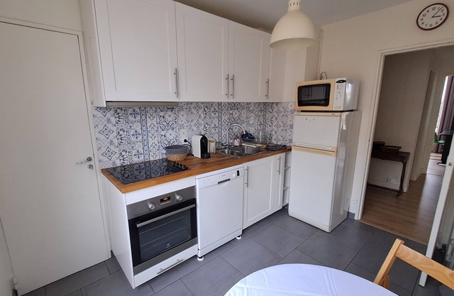 Appartement Spacieux et Balcon Dans le 14ème Arrondissement de Paris