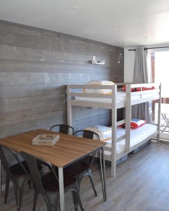 Appartement Studio rénové le Corbier 4 personnes 22m2 domaine les Sybelles Classé 2 étoiles label qualité le corbier