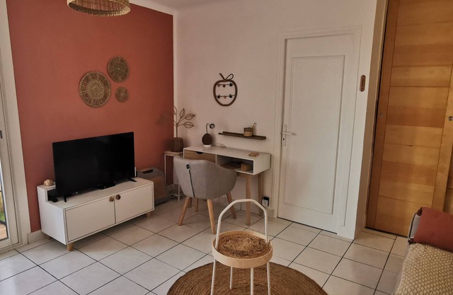 Appartement T2 Classé 3 Central, à 5 mn du Port, des Plages. Chiens Acceptés