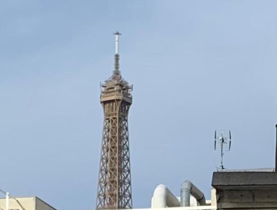 Appartement vue sur la tour Eiffel