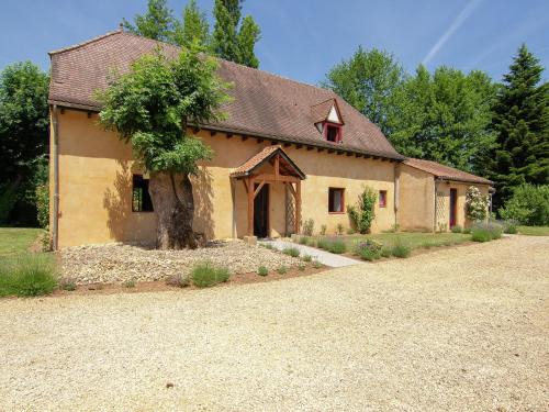 Appealing apartment in Vezac with swimming pool