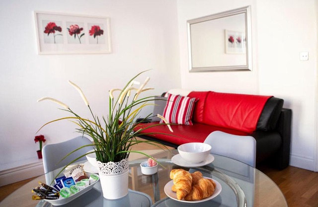 Apt 1, Opera House 2nd Floor by Indigo Flats