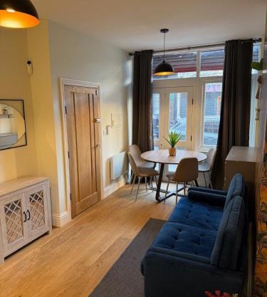 APT in BRICKLANE Elaris40