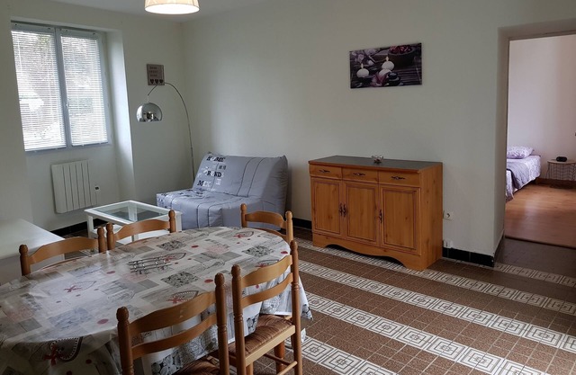 APT T2 1 - 6 people with terrace & garden 3 minutes from the Futuroscope