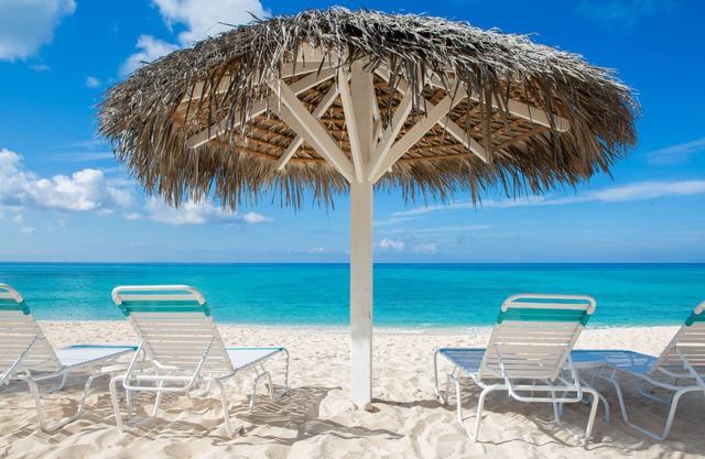 Aqua Bay Club Condos