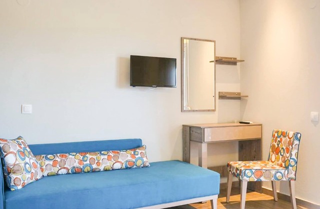 Aquamare Studios Pool and Seaview Gem