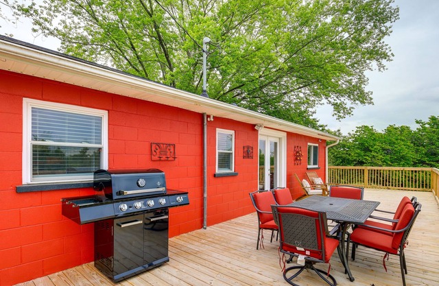 Ararat Home w/ Spacious Yard & Mountain Views!