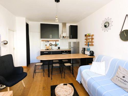 *Arcachon Centre: T3 Moderne avec Terrasse, Proche Plage et Commerces pour 4 Personnes* - FR-1-420-112