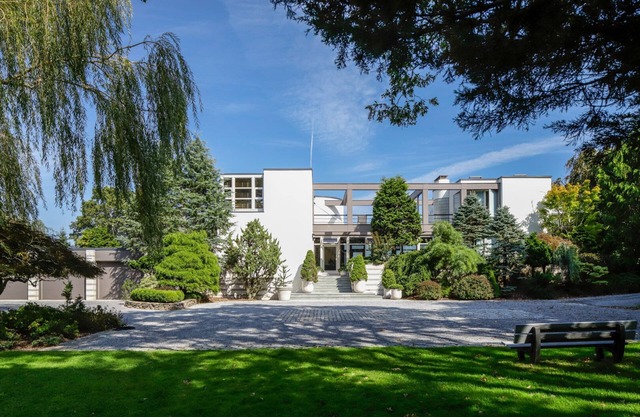 Architect's Own Home With Stunning Views and Private Beach Access