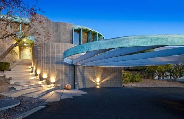 Architectural dream guest house