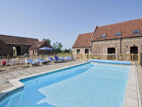 Archway Barn - E3864