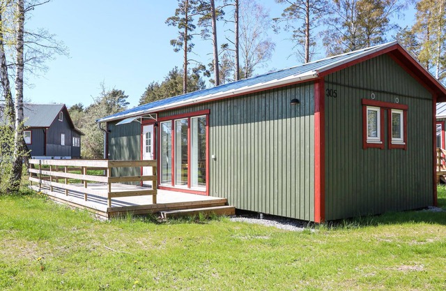 Are you dreaming of a vacation near the sea? Then this inviting vacation home is just right for you.