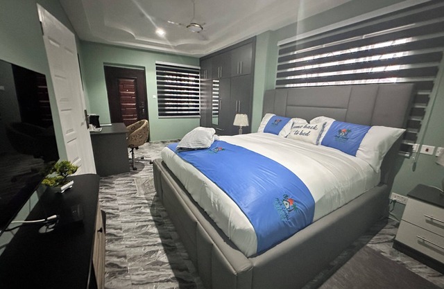 Arek Condos- Your Charming Tropical Home Away from Home in the Heart of Accra.
