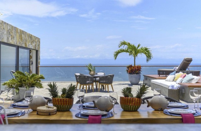 Arena Blanca - Punta Mita Corridor