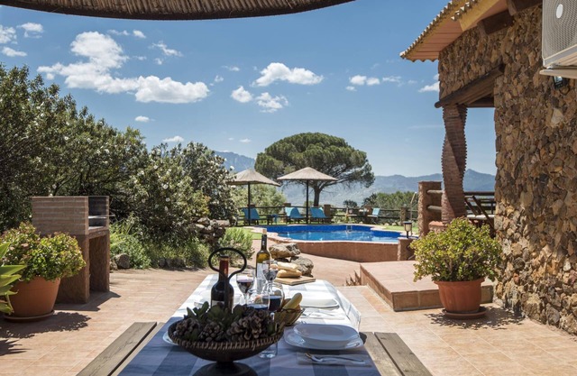 Arenosa - Two Bedroom Villa, Sleeps 4