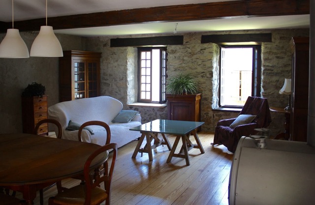 ARIEGE MONTSEGUR Large house renovated in eco-construction