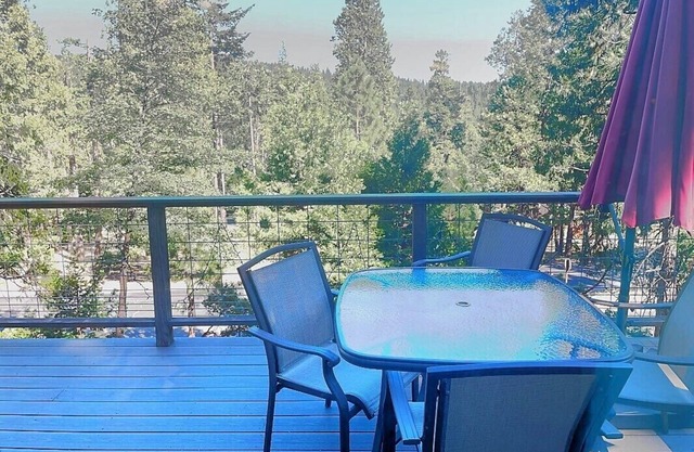 Arnold Family Escape - 4 Bdrm Blue Lake Springs Cabin