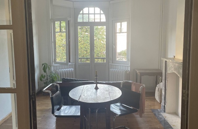 Art Deco apartment next to parc forest