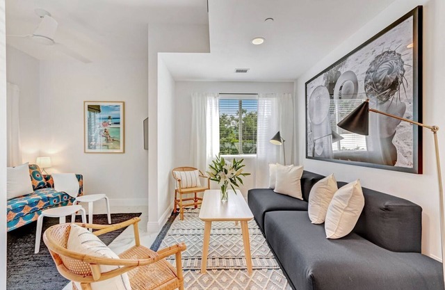 ArTease Wynwood Collection: Sleeps 16 & Free Parking