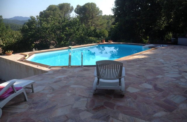 Artist's house in a haven of peace overlooking the Esterel