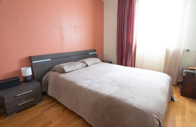 Artist's Owned Appartement With Garden and Solar Room Near Paris