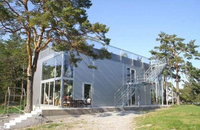 Artist's villa in the Stockholm archipelago with sea views on three sides