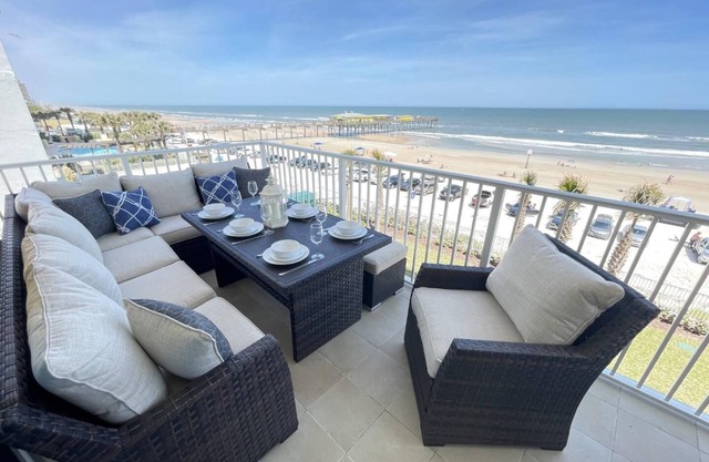 Aruba 302 - Brand new in 2021 - 4 BR Direct Oceanfront Condo - Large Balcony