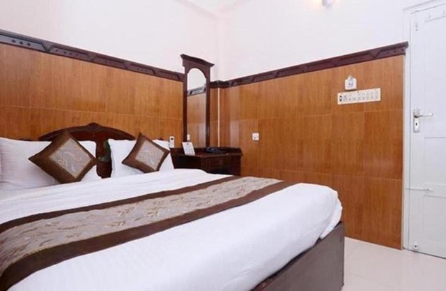 Ascot Hotel