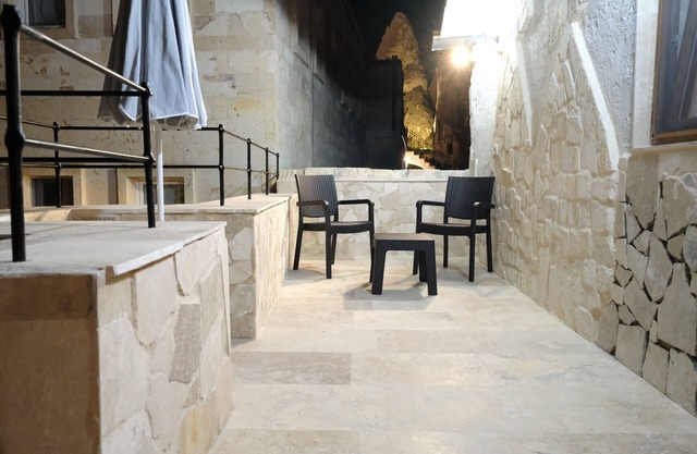 ASMA CAVE HOUSE