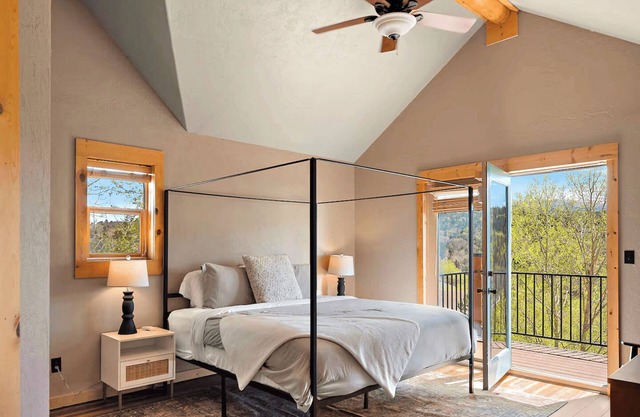 ★ Aspen View Log Cabin ★ Mountain Vistas + Game Room Retreat