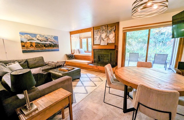 Aspens-Beautiful mountain condo in great location!