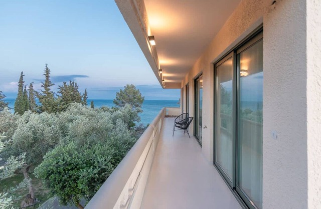 Astra Beach Studio 2