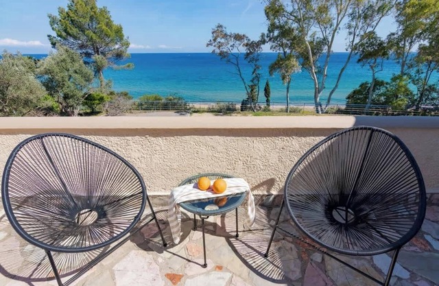 Astra Beach Studio - Koroni Beachfront Nest