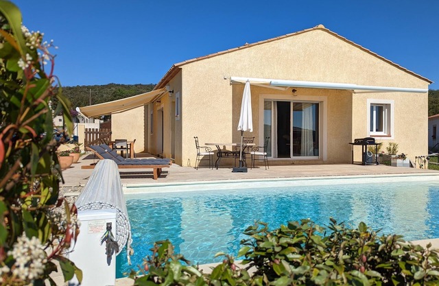 AT SABINE - FULL FOOT VILLA WITH COMFORT