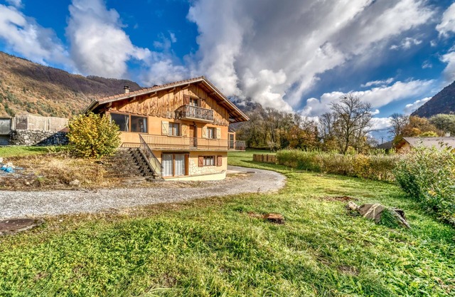 AT THE FOOT OF THE MOUNTAINS furnished 3star tourist accommodation(2023 ranking)