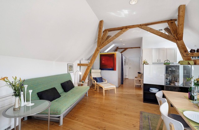 'Atelierblick im Winzerort' with Shared Terrace, Wi-Fi and Air Conditioning