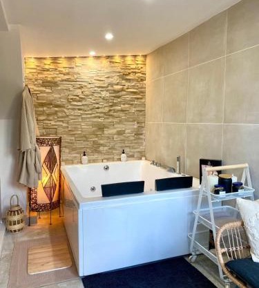 Atelier chaleureux 40m2 - Jacuzzi - proche CDG Parc des expo