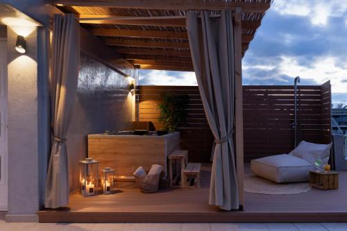 Athens Luxurious Penthouse With Spa 5' to Metro