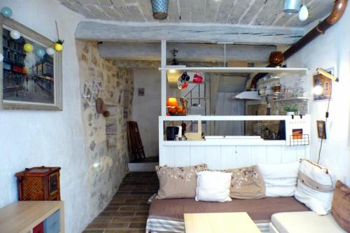 Atypical house - well decorated