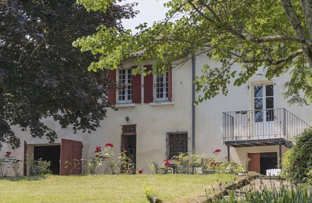 Au bord de la Dronne - included with kayaks and giant garden
